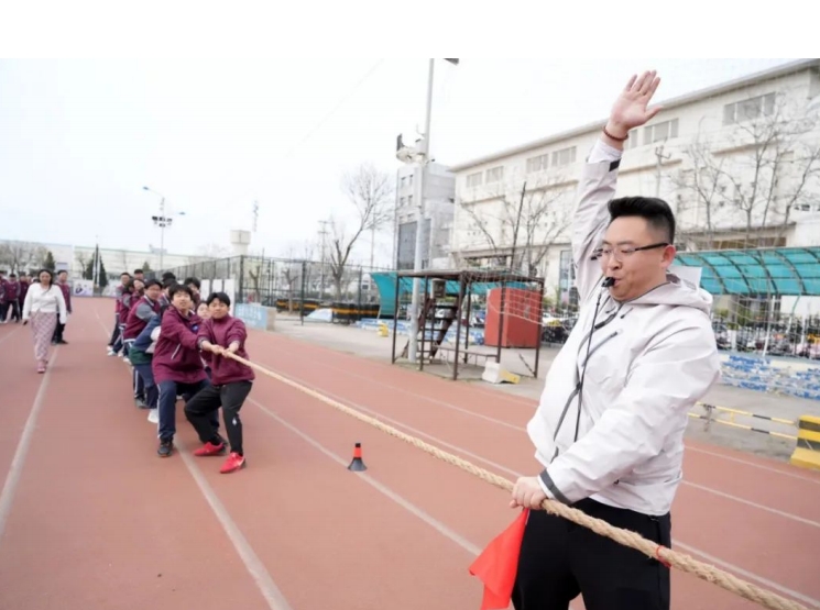 运动点亮青春 奋斗逐梦未来_六力高级中学第三届体育节之拔河争霸赛